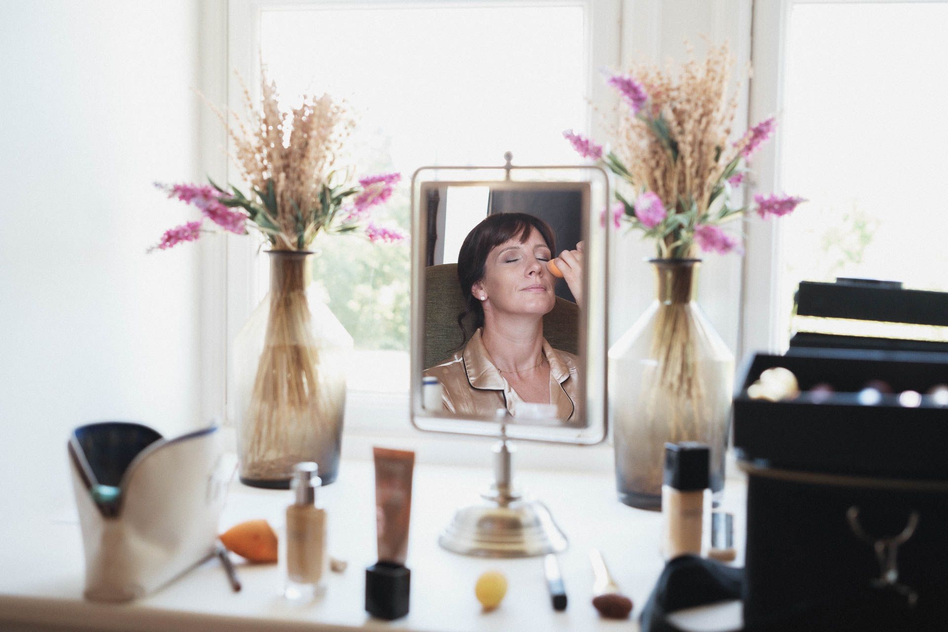 Couple kissing with a beautiful sunset at All Manor of Events Heffs Photography